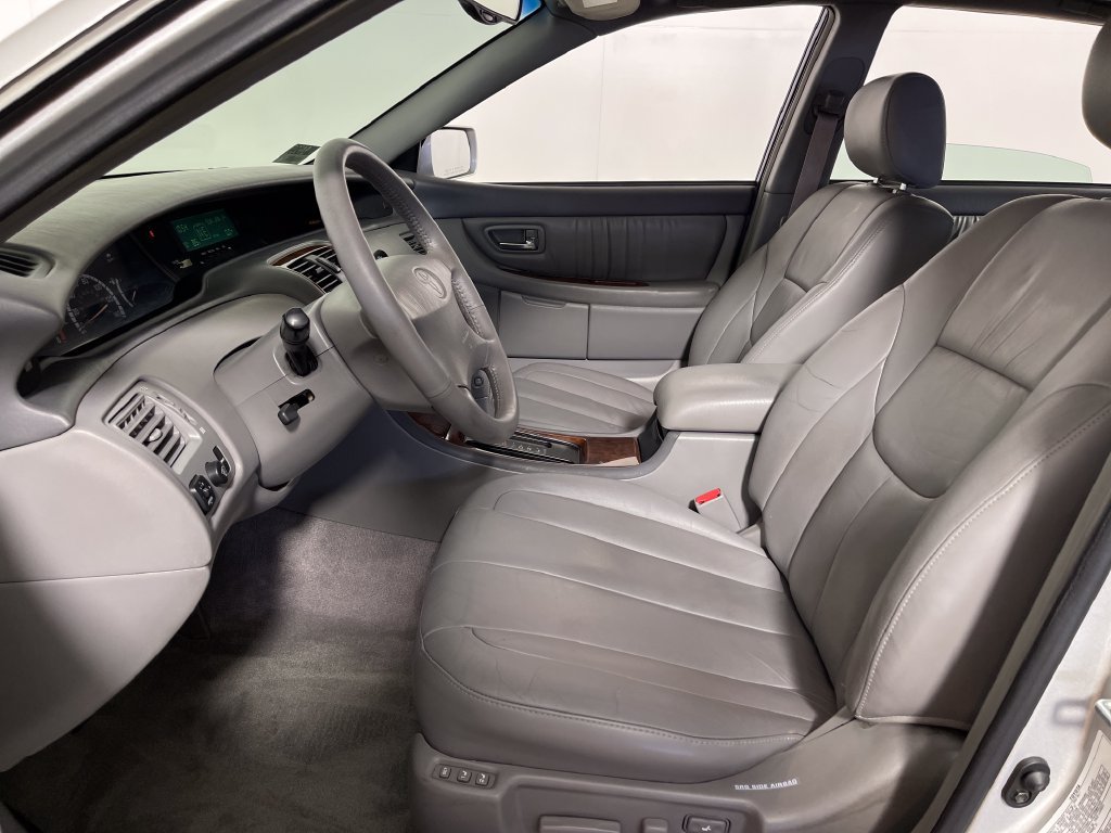 Used 2001 Toyota Avalon XLS w/ Option Pkg 6 FWD image 12