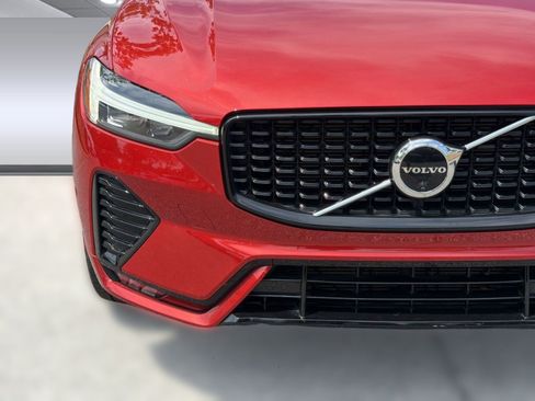 Certified 2024 Volvo XC60 B5 Plus w/ Protection Package Premier AWD/4WD image 11