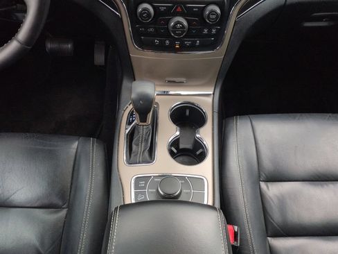 Used 2017 Jeep Grand Cherokee Limited AWD/4WD image 13