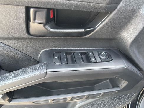 Used 2025 Toyota Tacoma SR5 AWD/4WD image 27