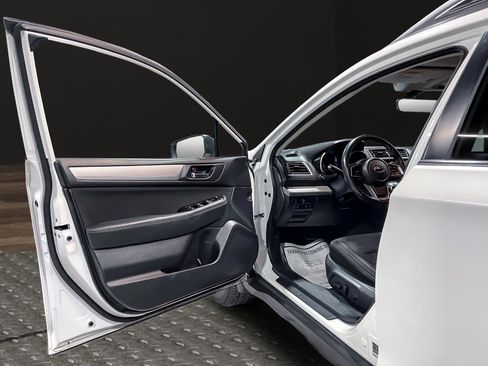 Used 2019 Subaru Outback 2.5i Premium image 12