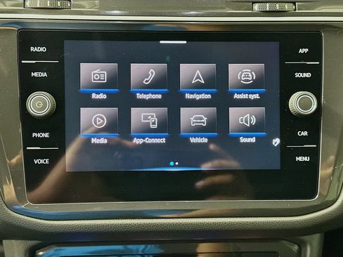 Used 2023 Volkswagen Tiguan SE FWD image 14
