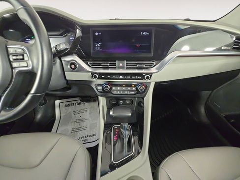 Used 2021 Kia Niro Touring image 11