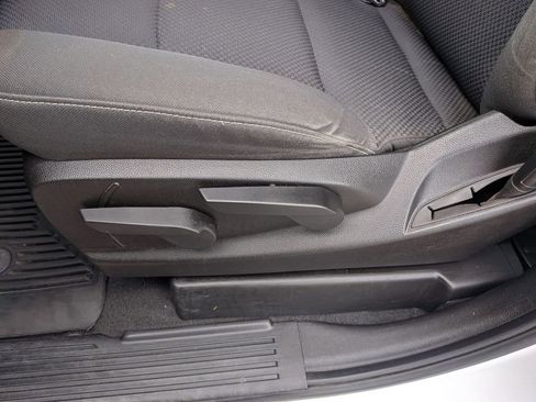 Used 2019 Chevrolet Silverado 1500 LT RWD image 12