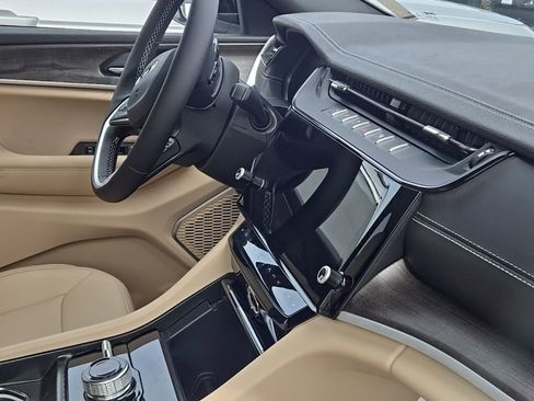 New 2026 Jeep Grand Cherokee Limited w/ Limited Altitude Package image 11