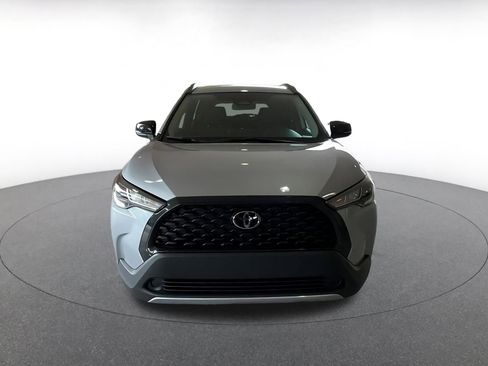 Used 2025 Toyota Corolla Cross LE image 4