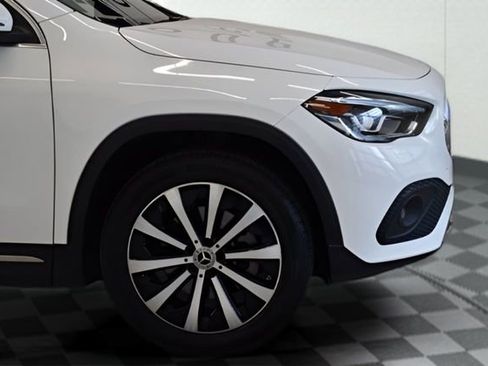 Used 2023 Mercedes-Benz GLA 250 4MATIC w/ Premium Package image 13