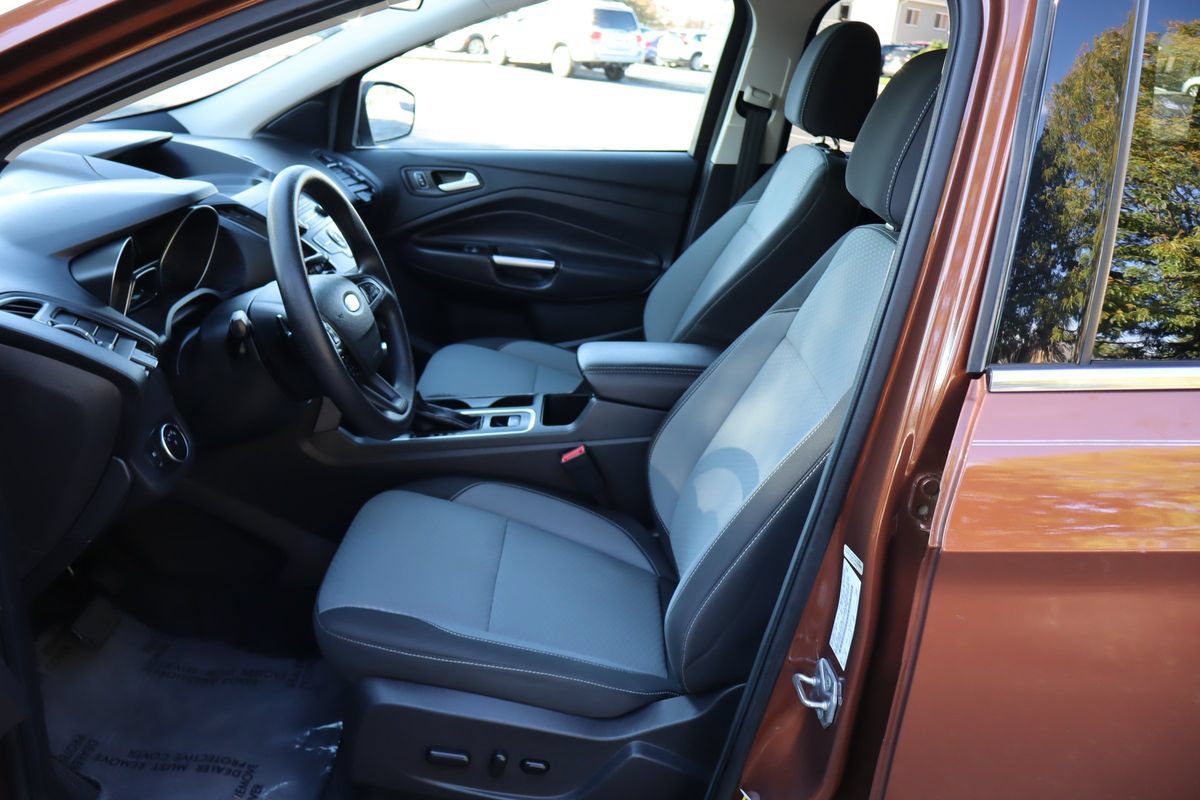 Used 2017 Ford Escape SE AWD/4WD image 19