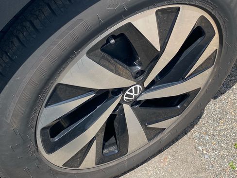 Certified 2024 Volkswagen ID.4 2WD image 18