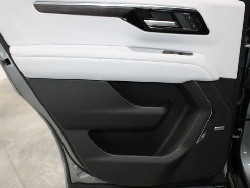 New 2025 Chevrolet Tahoe Premier AWD/4WD image 19
