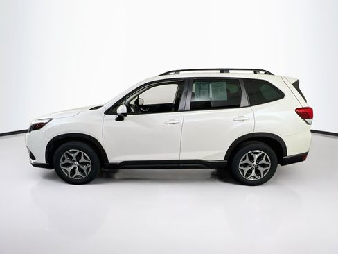 Used 2023 Subaru Forester Premium AWD/4WD image 8