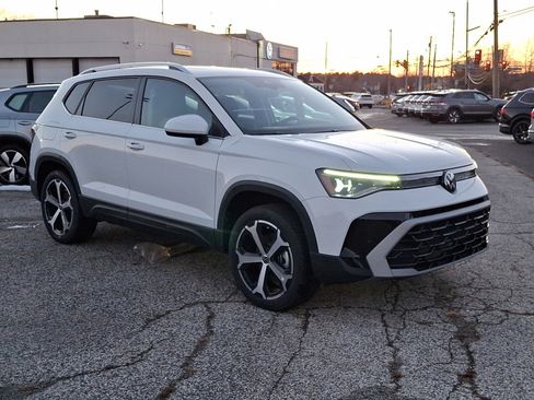 New 2025 Volkswagen Taos SEL AWD/4WD image 3