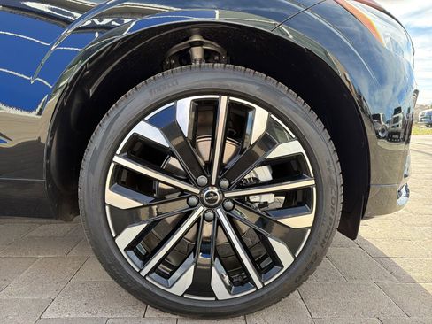 New 2026 Volvo XC60 B5 Ultra w/ Protection Package Premier AWD/4WD image 8