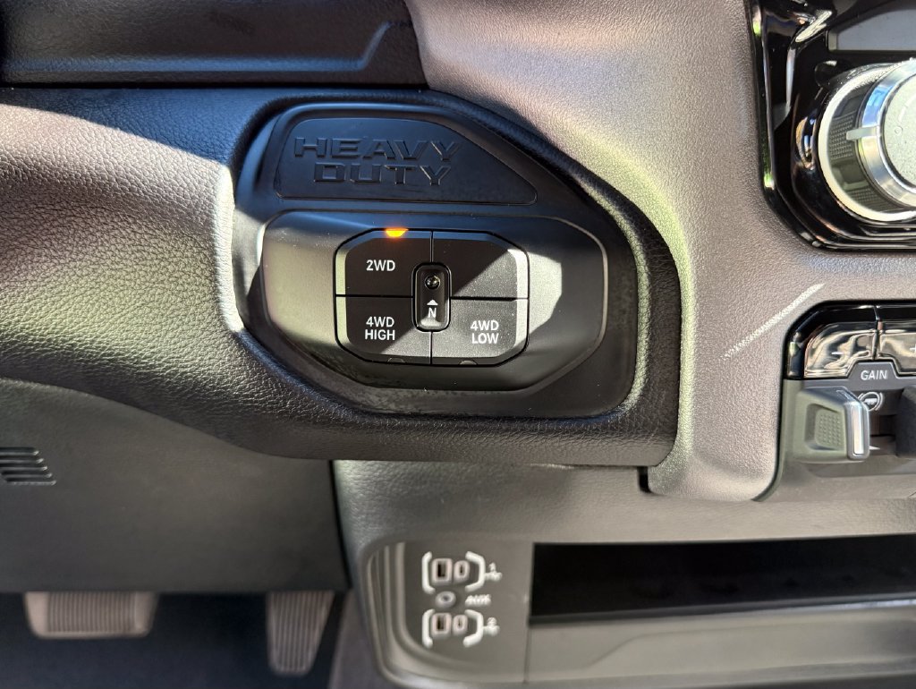 Used 2025 RAM 2500 Big Horn AWD/4WD image 21