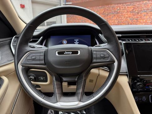 Used 2022 Jeep Grand Cherokee L Limited image 14