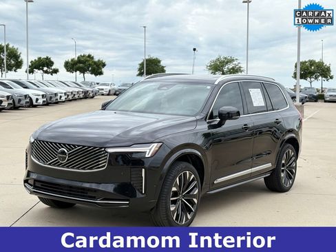Certified 2025 Volvo XC90 B5 Plus AWD/4WD image 3