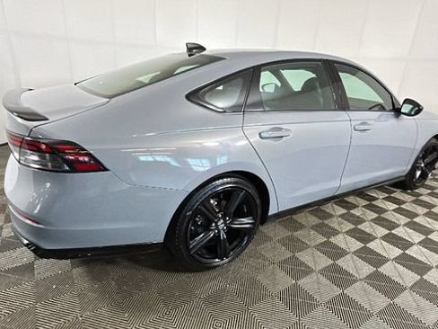 Used 2025 Honda Accord Sport image 2