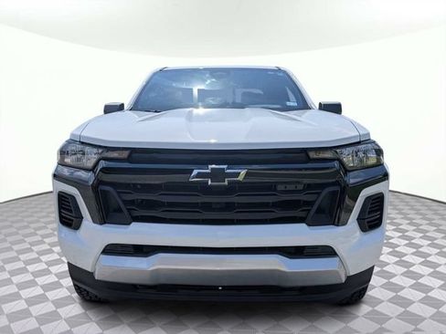 Used 2023 Chevrolet Colorado W/T w/ WT Convenience Package II AWD/4WD image 9