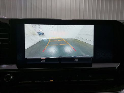 Used 2022 GMC Sierra 1500 Elevation image 25