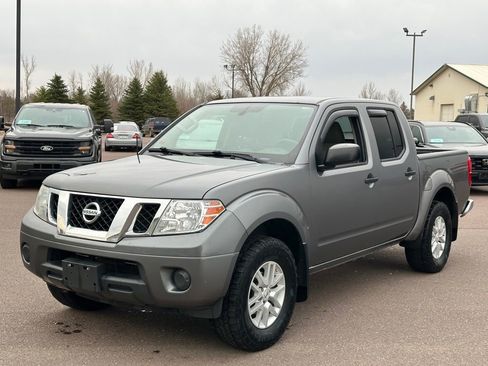 Used 2019 Nissan Frontier SV image 4