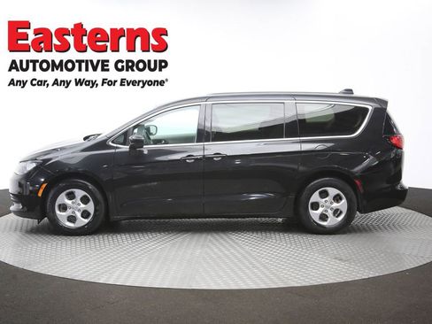Used 2017 Chrysler Pacifica LX w/ Tire & Wheel Group FWD image 58