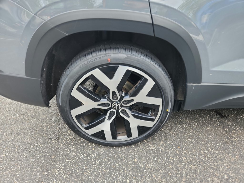 Certified 2023 Volkswagen Taos SEL AWD/4WD image 33