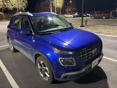 Used 2022 Hyundai Venue Limited w/ Cargo Package