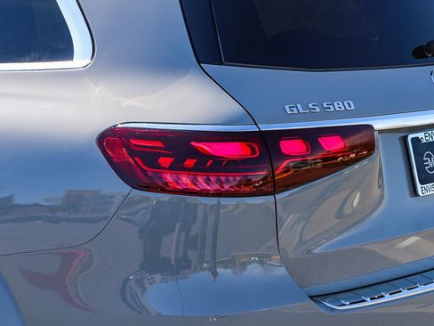 New 2026 Mercedes-Benz GLS 580 4MATIC image 11
