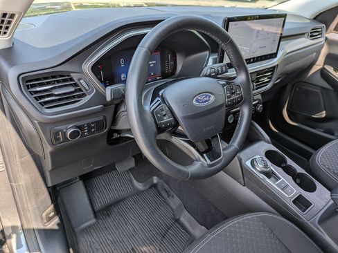 Used 2023 Ford Escape Active w/ Tech Pack #1 AWD/4WD image 8