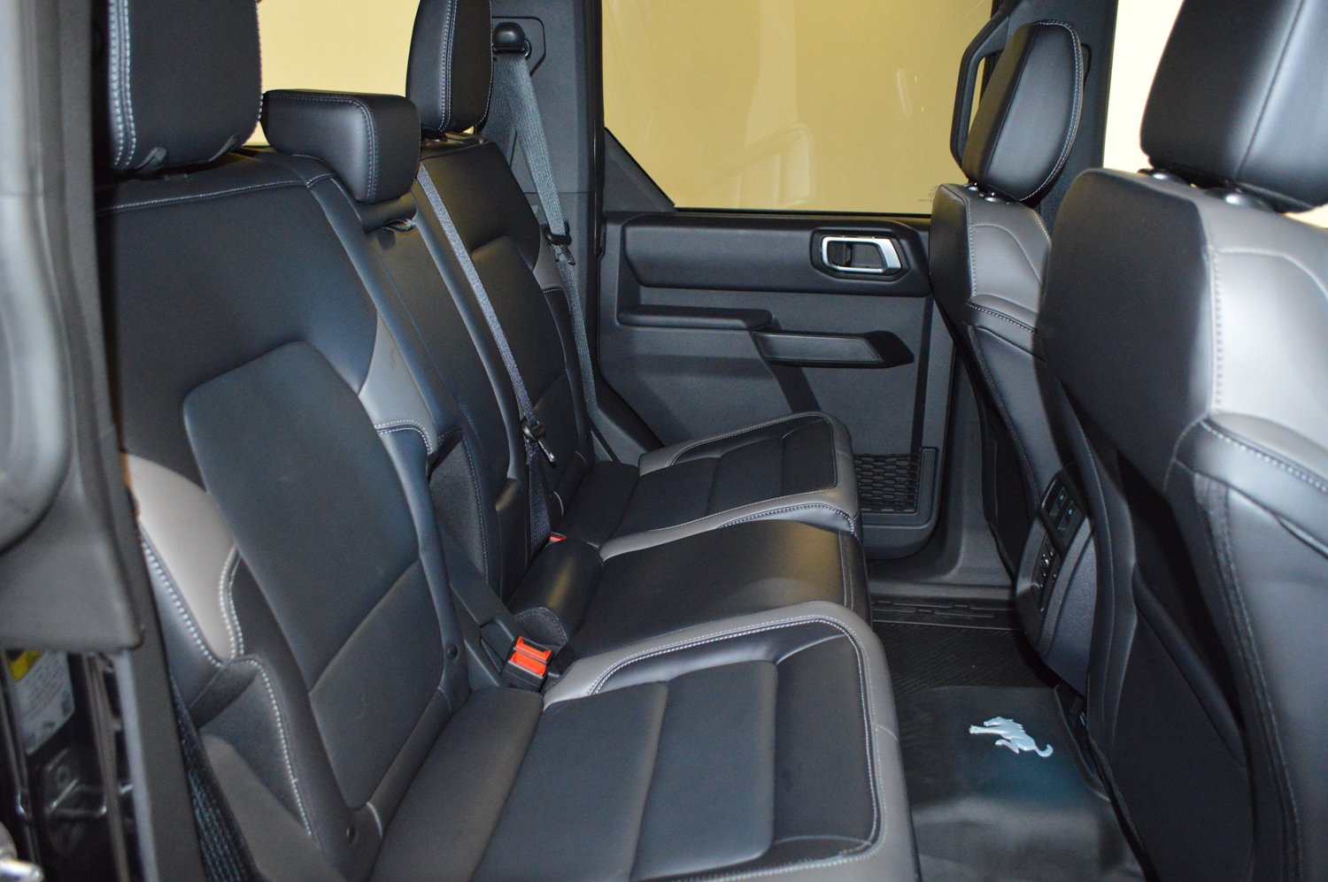 Used 2026 Ford Bronco Outer Banks w/ Sasquatch Package AWD/4WD image 12
