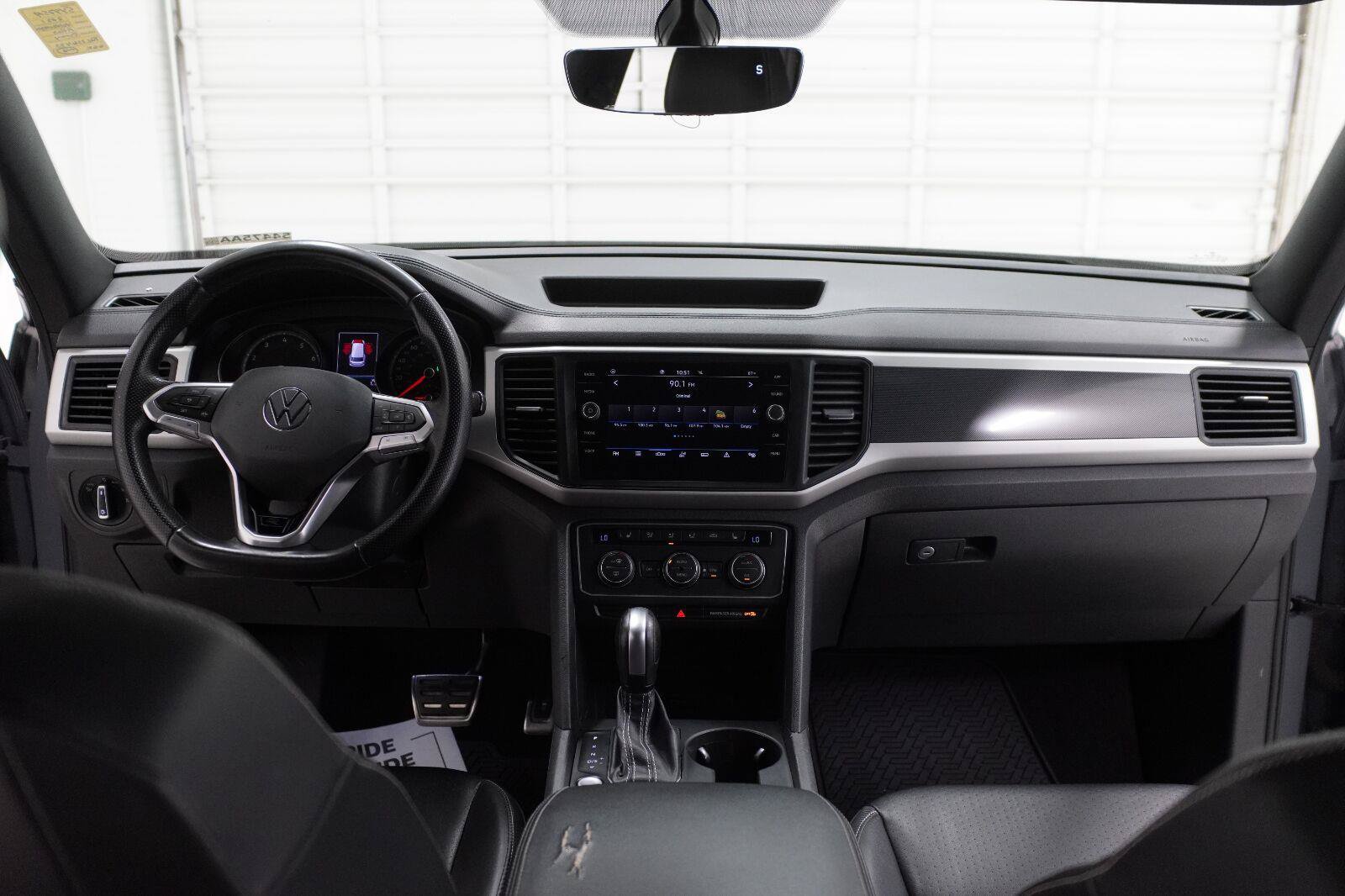 Used 2021 Volkswagen Atlas Cross Sport SE w/ Panoramic Sunroof Package FWD image 26