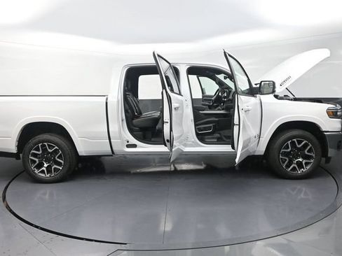 New 2026 RAM 1500 Laramie AWD/4WD image 39