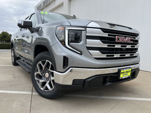 New 2026 GMC Sierra 1500 SLE w/ Preferred Package image 4