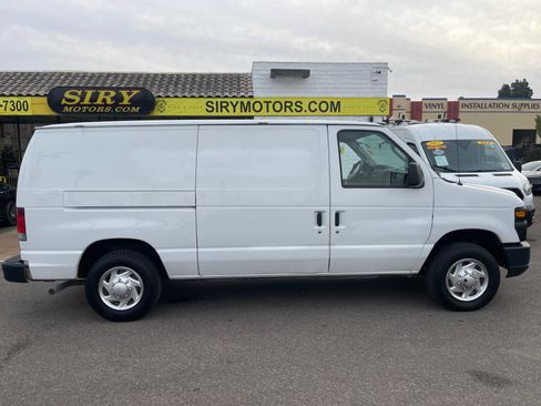 Used 2013 Ford E-150 and Econoline 150 image 2