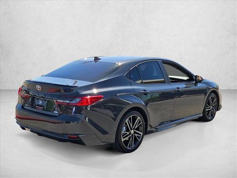 Used 2025 Toyota Camry XSE FWD image 5