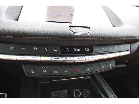 Used 2022 Cadillac XT4 Sport w/ Comfort Package FWD image 24