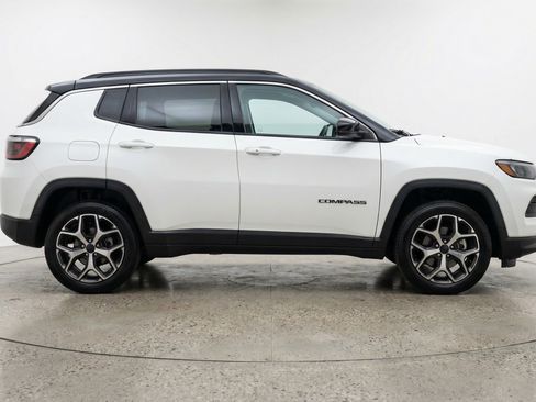 Used 2025 Jeep Compass Limited AWD/4WD image 11