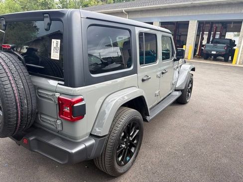 Used 2023 Jeep Wrangler Unlimited Sahara w/ Cold Weather Group AWD/4WD image 5