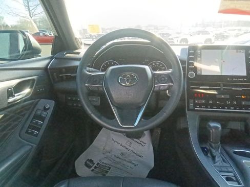 Used 2021 Toyota Avalon Limited image 27