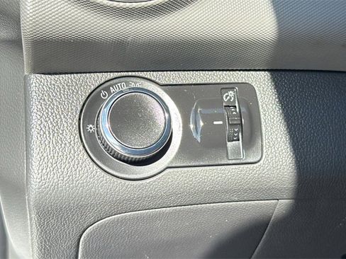 Used 2017 Chevrolet Sonic Premier image 31