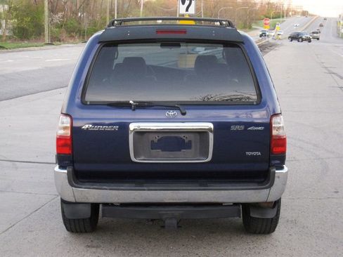 Used 2002 Toyota 4Runner SR5 image 14