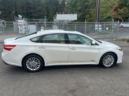Used 2014 Toyota Avalon Limited FWD image 4