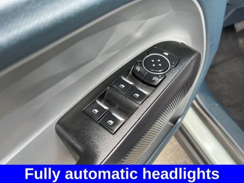 Used 2023 Ford Maverick XL FWD image 11