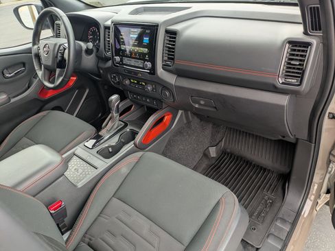 Used 2023 Nissan Frontier PRO-4X w/ Pro Convenience Package image 10