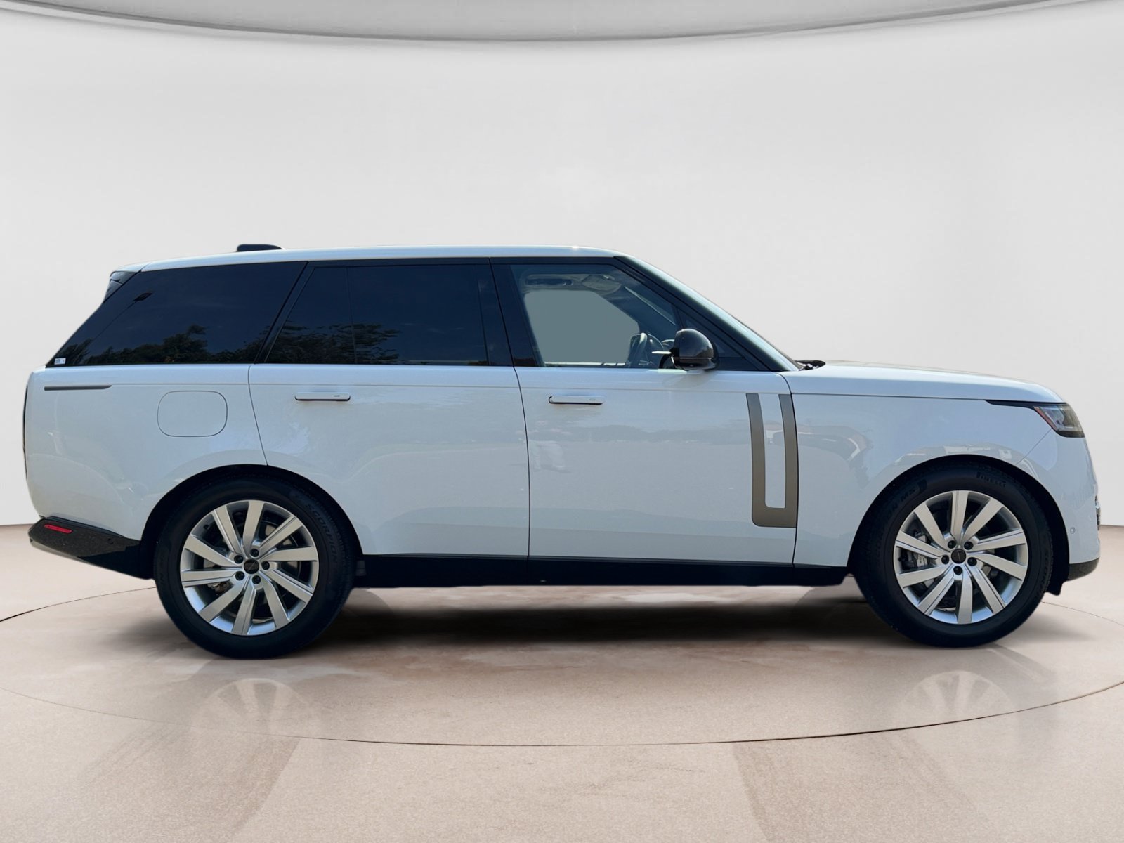 Used 2026 Land Rover Range Rover SE AWD/4WD image 6