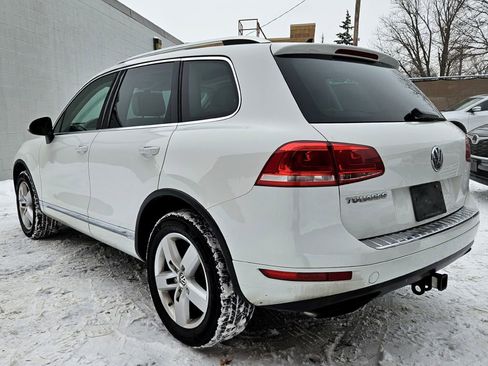 Used 2014 Volkswagen Touareg Sport image 4