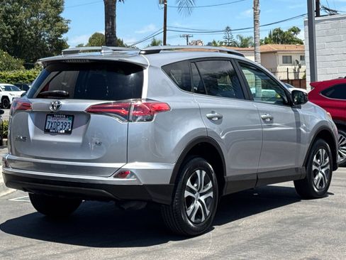 Certified 2017 Toyota RAV4 LE w/ Carpet Mat Package FWD image 5