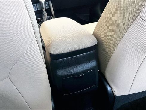 Used 2014 Toyota Corolla LE FWD image 10