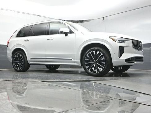 Certified 2026 Volvo XC90 B6 Plus w/ Protection Package Premier AWD/4WD image 34