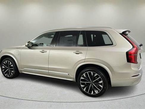 New 2026 Volvo XC90 T8 Plus w/ Protection Package Premier AWD/4WD image 6